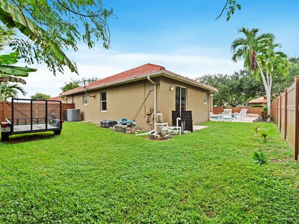 6100 SW 20th St, Plantation FL 33317