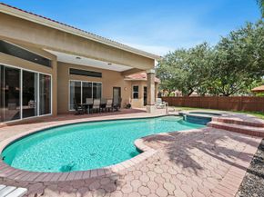 6100 SW 20th St, Plantation FL 33317
