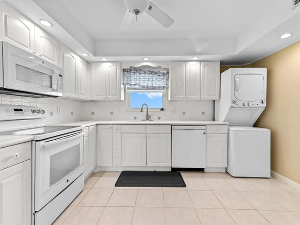 301 Lake Shore Drive 402, Lake Park FL 33403