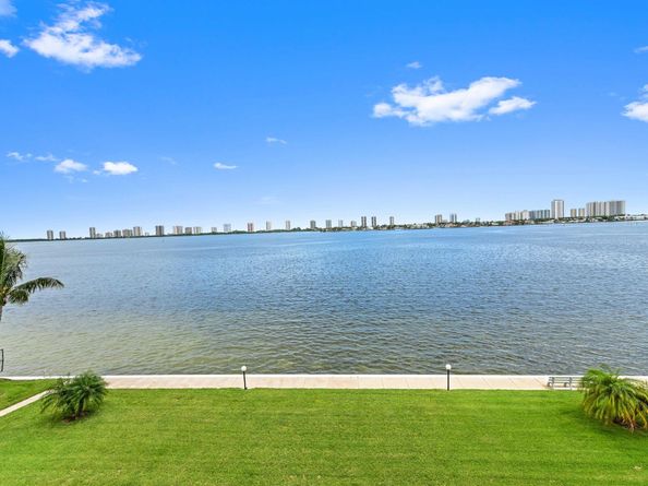 301 Lake Shore Drive 402, Lake Park FL 33403