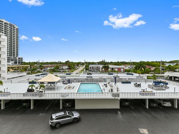 301 Lake Shore Drive 402, Lake Park FL 33403