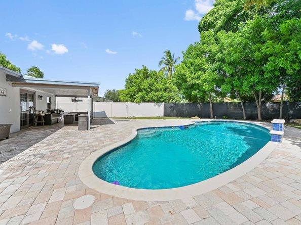 6825 Broadmoor, North Lauderdale FL 33068