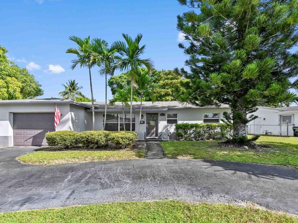 6825 Broadmoor, North Lauderdale FL 33068