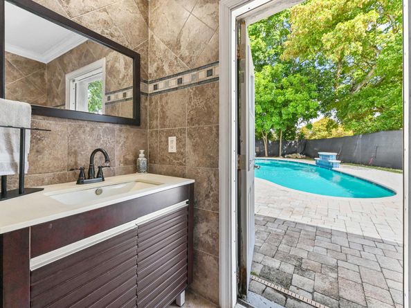 6825 Broadmoor, North Lauderdale FL 33068