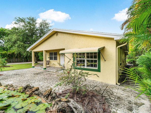 3607 Elizabeth Street, Palm Springs FL 33461