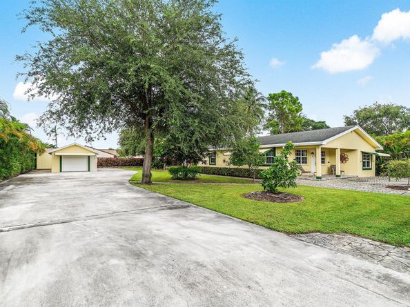 3607 Elizabeth Street, Palm Springs FL 33461