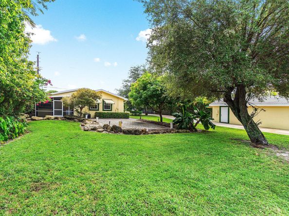 3607 Elizabeth Street, Palm Springs FL 33461