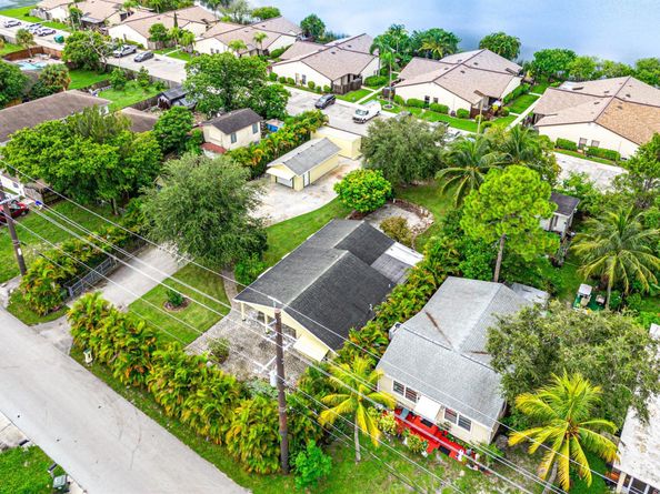 3607 Elizabeth Street, Palm Springs FL 33461