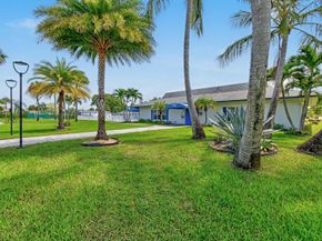 1097 Circle Terrace W C, Delray Beach FL 33445