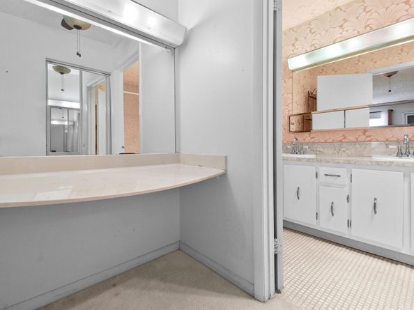 1097 Circle Terrace W C, Delray Beach FL 33445