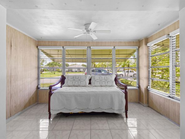 1097 Circle Terrace W C, Delray Beach FL 33445