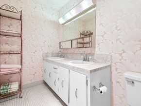 1097 Circle Terrace W C, Delray Beach FL 33445