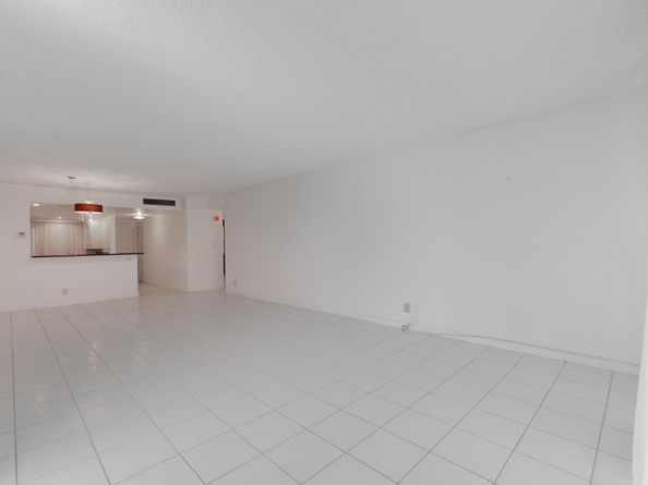 3581 S Ocean Blvd 2D, South Palm Beach FL 33480