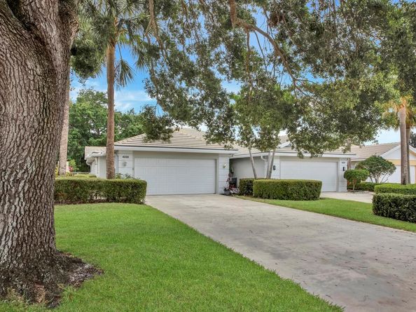 4220 Royal Oak Drive, Palm Beach Gardens FL 33410