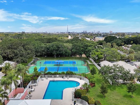 4220 Royal Oak Drive, Palm Beach Gardens FL 33410