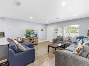 1060 NW 49th Ct, Deerfield Beach FL 33064