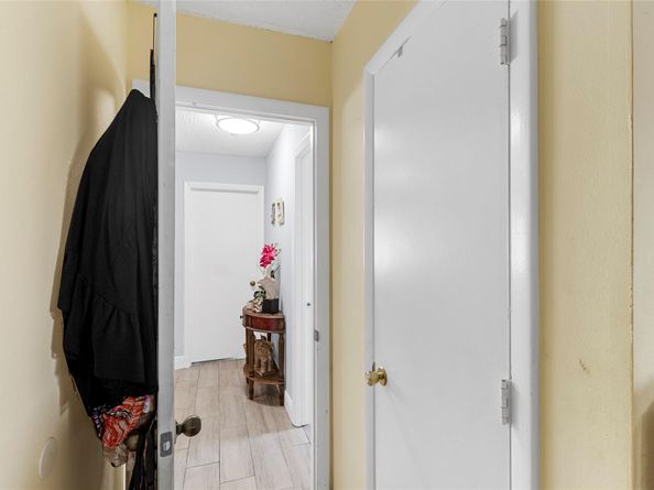 1060 NW 49th Ct, Deerfield Beach FL 33064