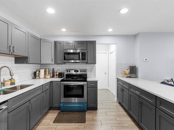1060 NW 49th Ct, Deerfield Beach FL 33064