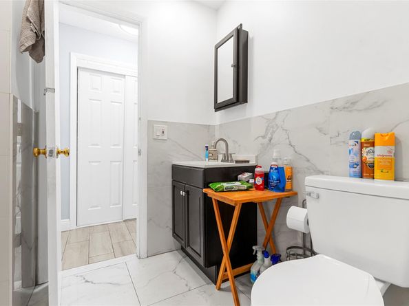 1060 NW 49th Ct, Deerfield Beach FL 33064