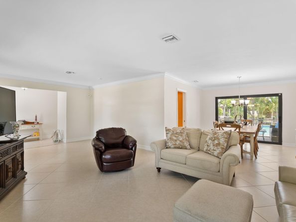 5570 NE 26 Ave, Fort Lauderdale FL 33308