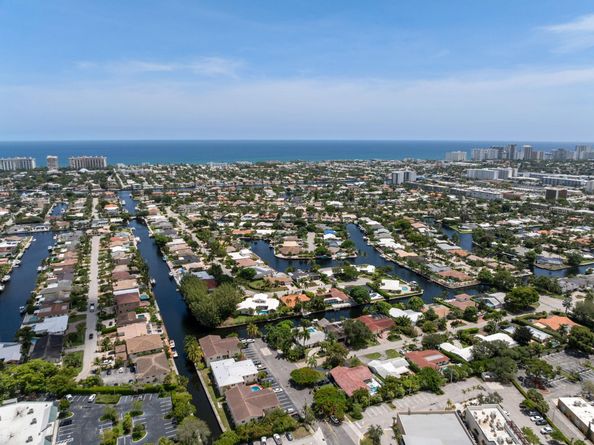 5570 NE 26 Ave, Fort Lauderdale FL 33308