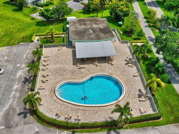 1037 Berkshire B, Deerfield Beach FL 33442