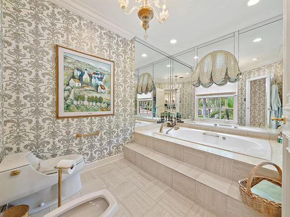336 Australian Avenue E, Palm Beach FL 33480