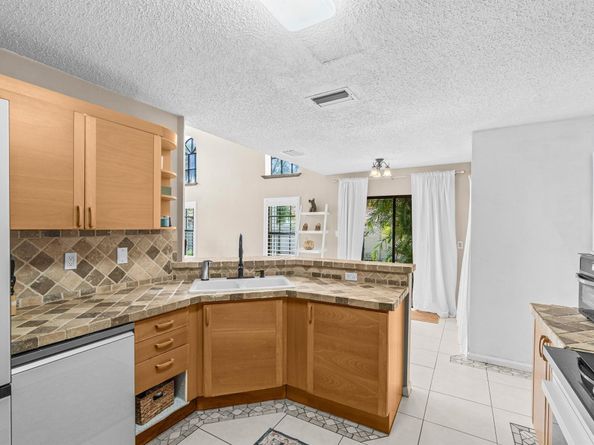 8102 Allspice Drive, Boynton Beach FL 33472