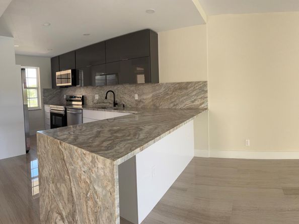 3960 Oaks Clubhouse Drive 401, Pompano Beach FL 33069