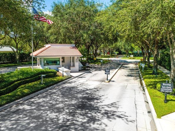 2238 NW 30th Road, Boca Raton FL 33431