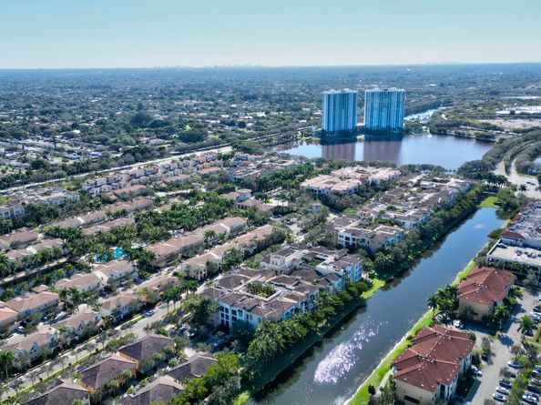 3055 NW 126th Avenue 220, Sunrise FL 33323