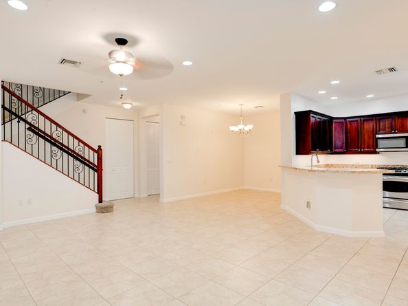 3055 NW 126th Avenue 220, Sunrise FL 33323