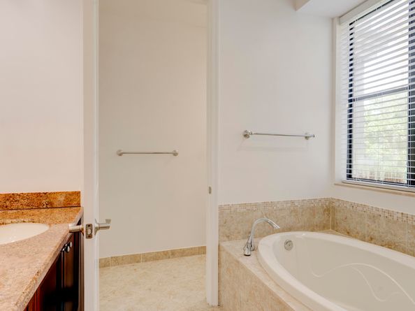 3055 NW 126th Avenue 220, Sunrise FL 33323