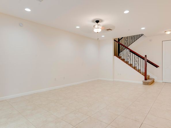 3055 NW 126th Avenue 220, Sunrise FL 33323