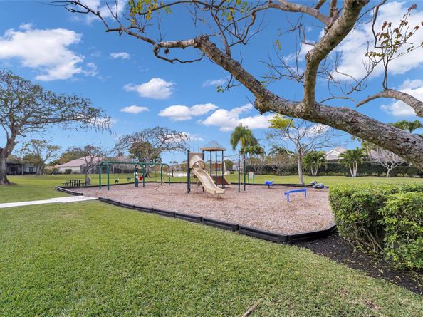 22280 Tupelo Pl, Boca Raton FL 33428