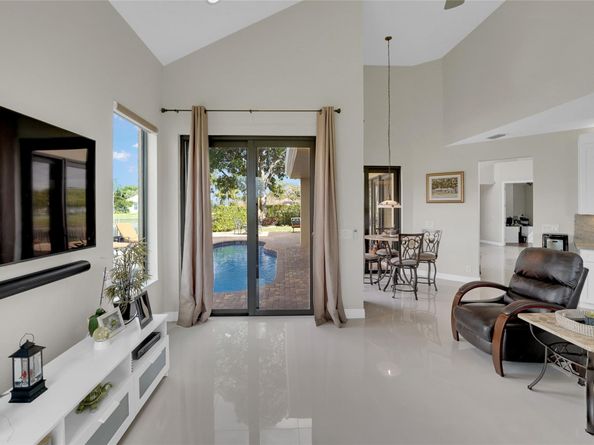 22280 Tupelo Pl, Boca Raton FL 33428