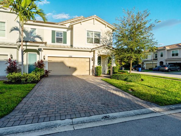 1595 Evergreen Ter, Hollywood FL 33021