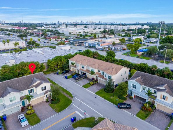 1595 Evergreen Ter, Hollywood FL 33021