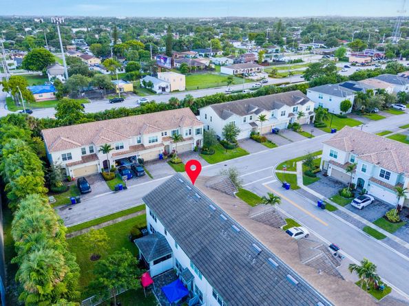 1595 Evergreen Ter, Hollywood FL 33021