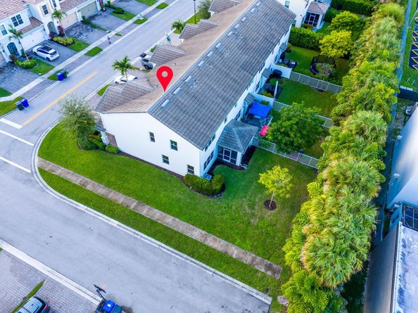 1595 Evergreen Ter, Hollywood FL 33021
