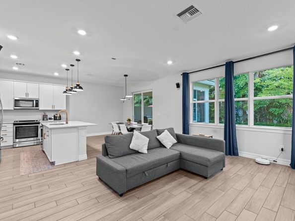 1595 Evergreen Ter, Hollywood FL 33021