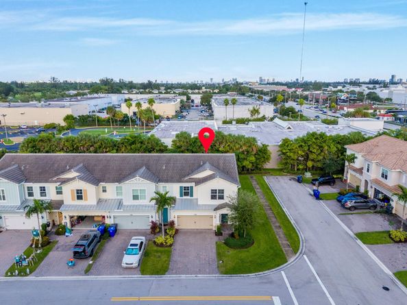 1595 Evergreen Ter, Hollywood FL 33021
