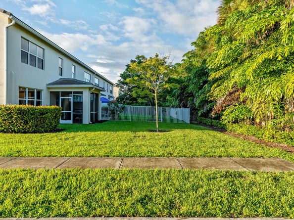 1595 Evergreen Ter, Hollywood FL 33021