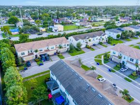 1595 Evergreen Ter, Hollywood FL 33021