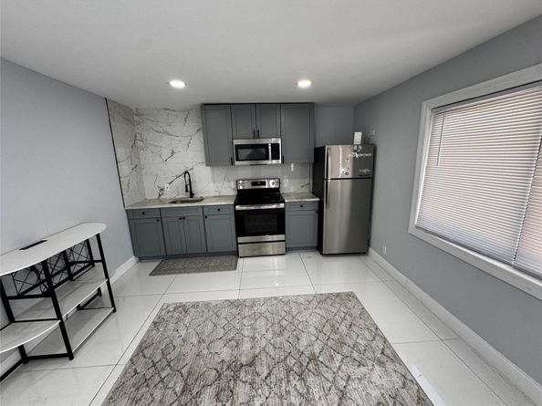 5181 NE 16th Ave, Pompano Beach FL 33064