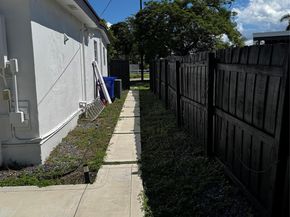 5181 NE 16th Ave, Pompano Beach FL 33064