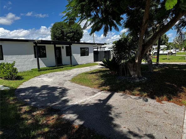 5181 NE 16th Ave, Pompano Beach FL 33064