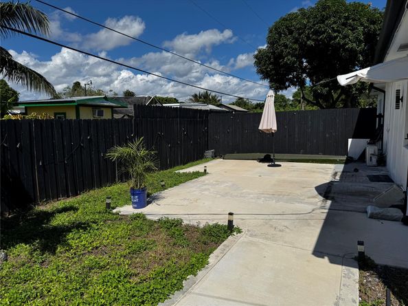 5181 NE 16th Ave, Pompano Beach FL 33064