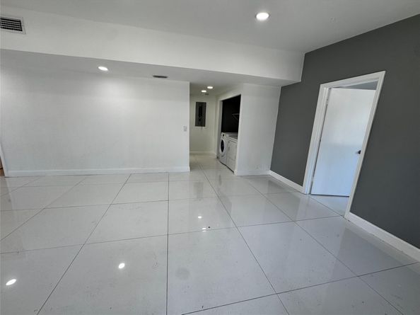 5181 NE 16th Ave, Pompano Beach FL 33064