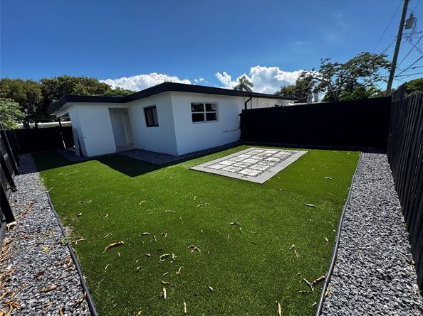 5181 NE 16th Ave, Pompano Beach FL 33064